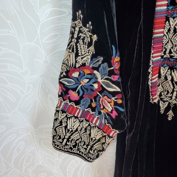 Johnny Was Silk Blend Claude Black Velvet Embroidered Peasant Tunic Top Sz Large - Picture 10 of 12